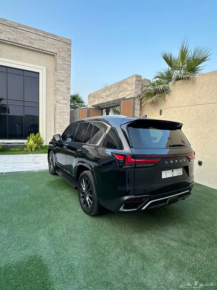 لكزس اف سبورت 2023 3