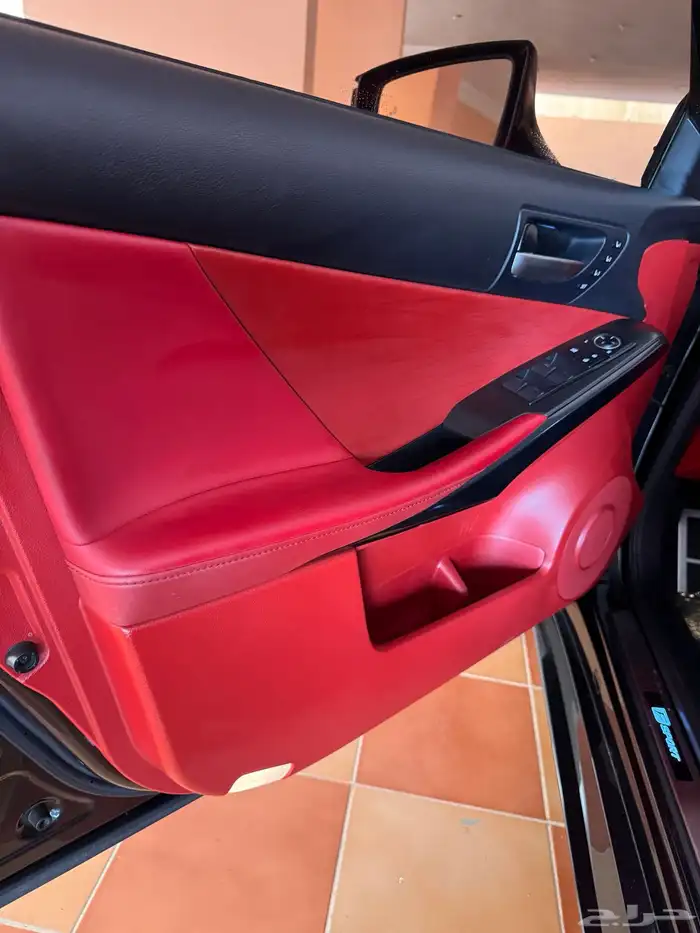 لكزس IS 350 F 2023 فل 23