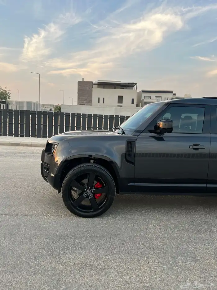 ديفندر 2023 SE P300 10