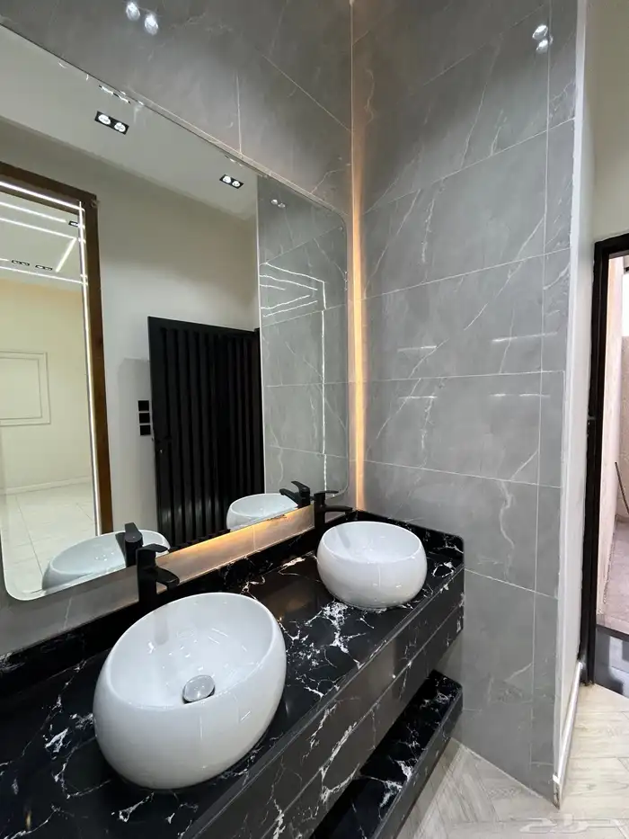 للبيع شقق ارضية تشطيب VIP حي الموسي خميس مشيط 4