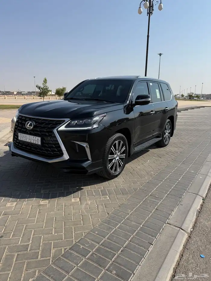 جيب لكزس 2020 فل كامل برجكتر نقط عمياء AD سعودي 1
