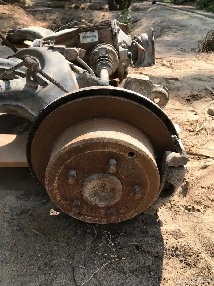 للبيع كمر خلفي وكارونه كابريس رويل موديل2006 3