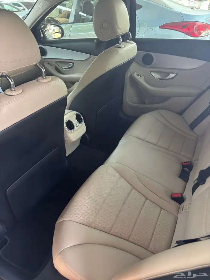 مرسيدس C200 Class 6