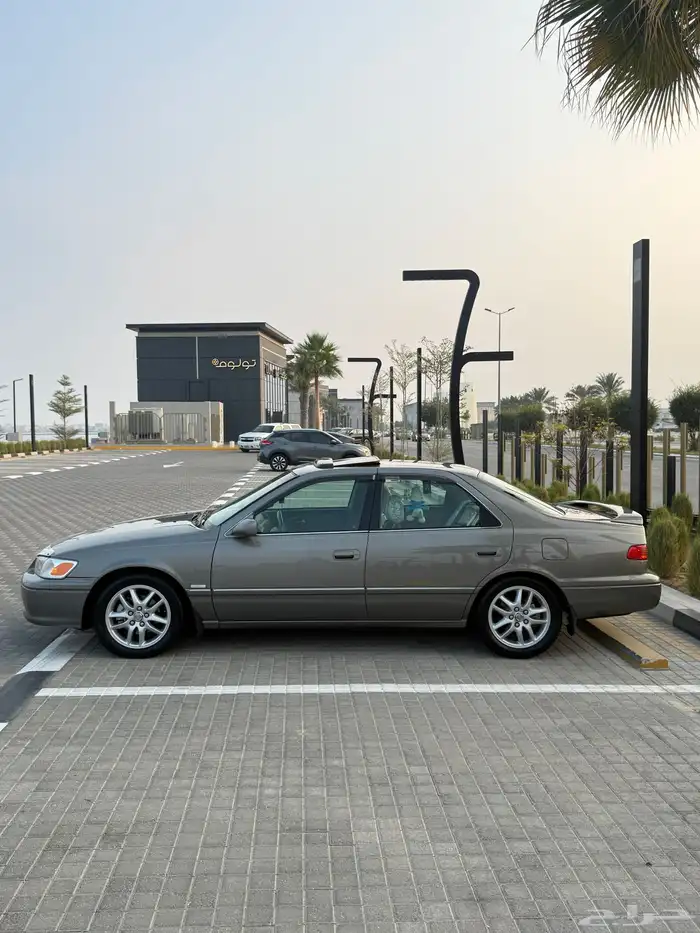 للبيع كامري 2000 6