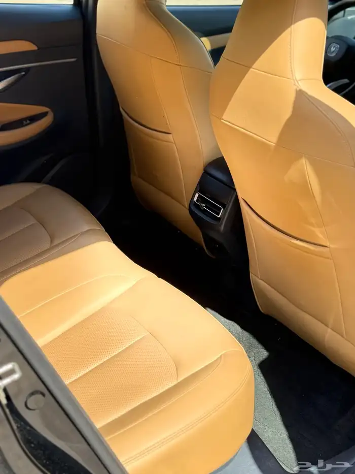 للبيع يوني تي 2023 10