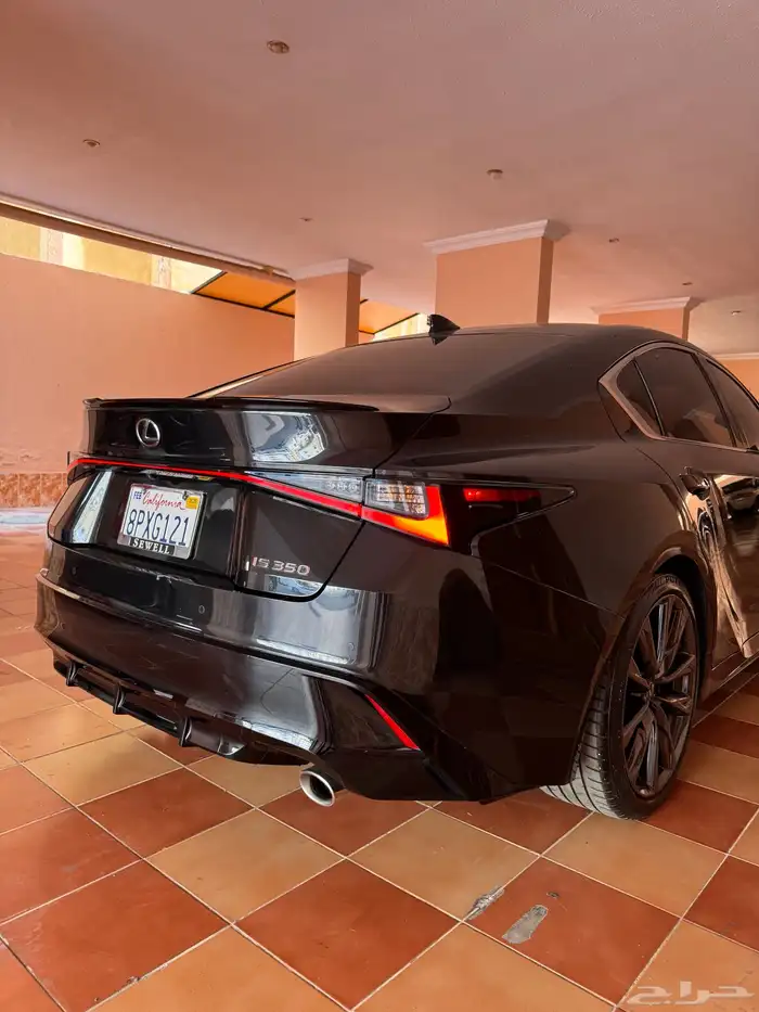 لكزس IS 350 F 2023 فل 16