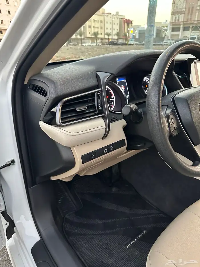 كامري LE 2024 سعودي ( بحالة الوكالة ) خالي من الرش 25