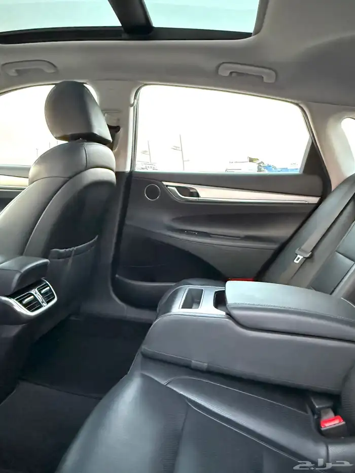 ازيرا 2020 بنورما 4 سلندر فل نضيفه جدا  للبيع 12