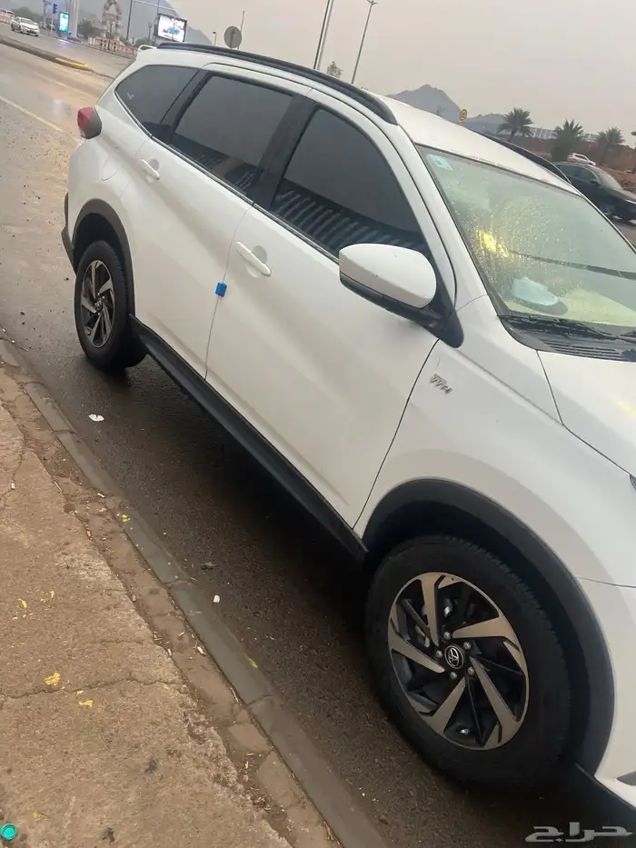 للبيع تويوتا راش سياره عائليه واقتصاديه 2