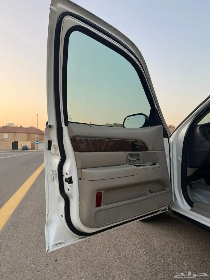 فورد قراند ماركيز 2010 7