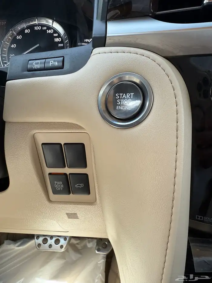 جيب لكزس 2020 فل كامل برجكتر نقط عمياء AD سعودي 13