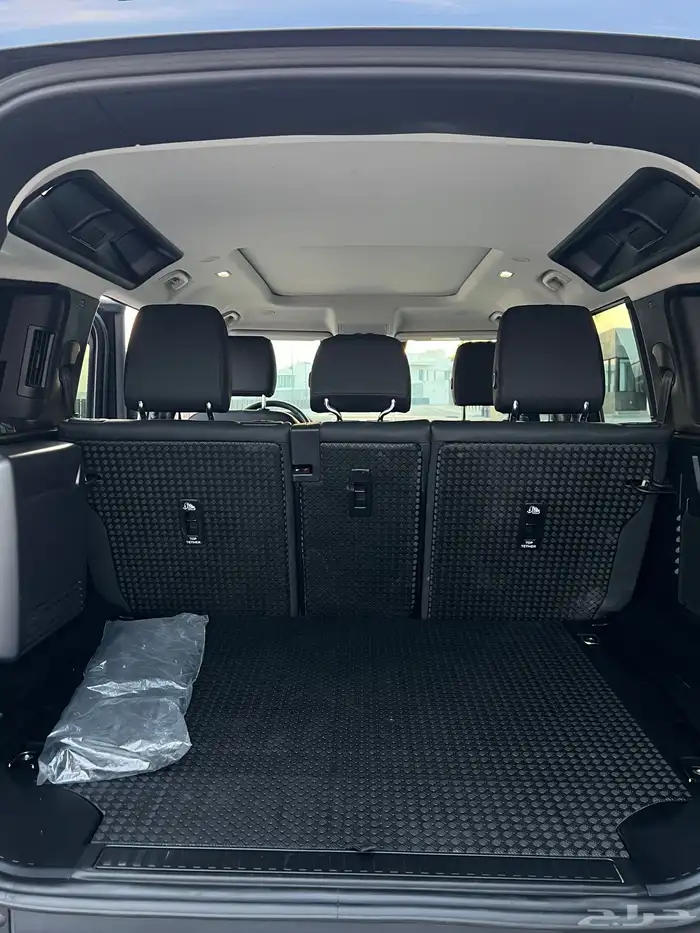 ديفندر 2023 SE P300 16