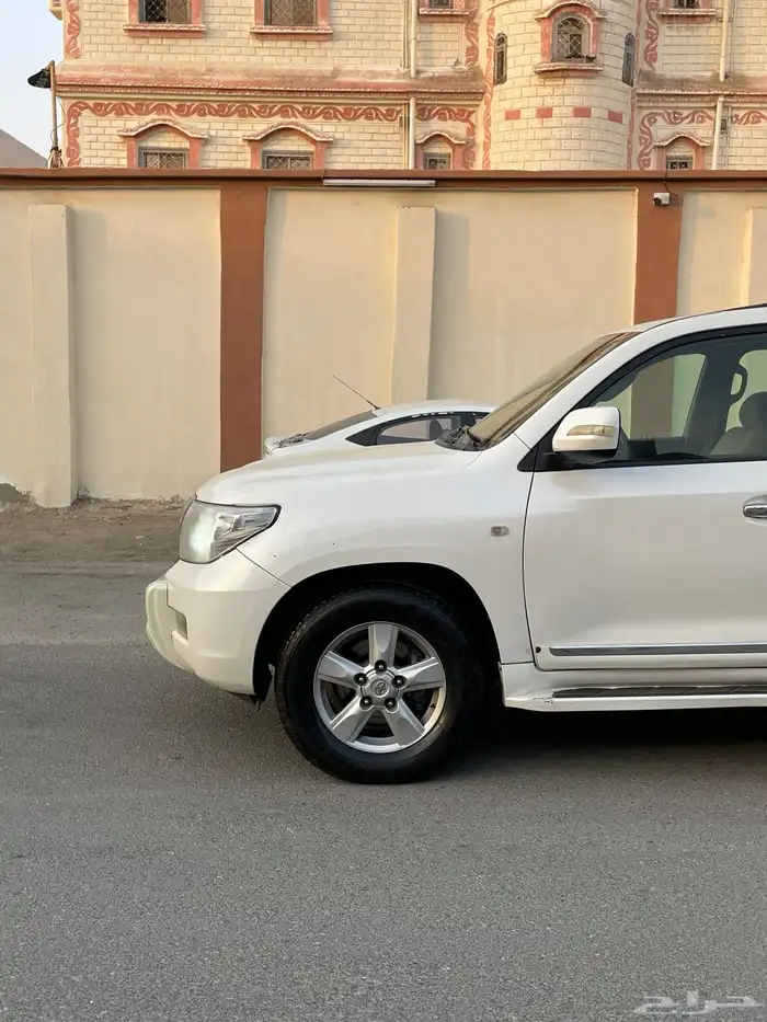 جيب لاندكروزر 2010 للبيع 3