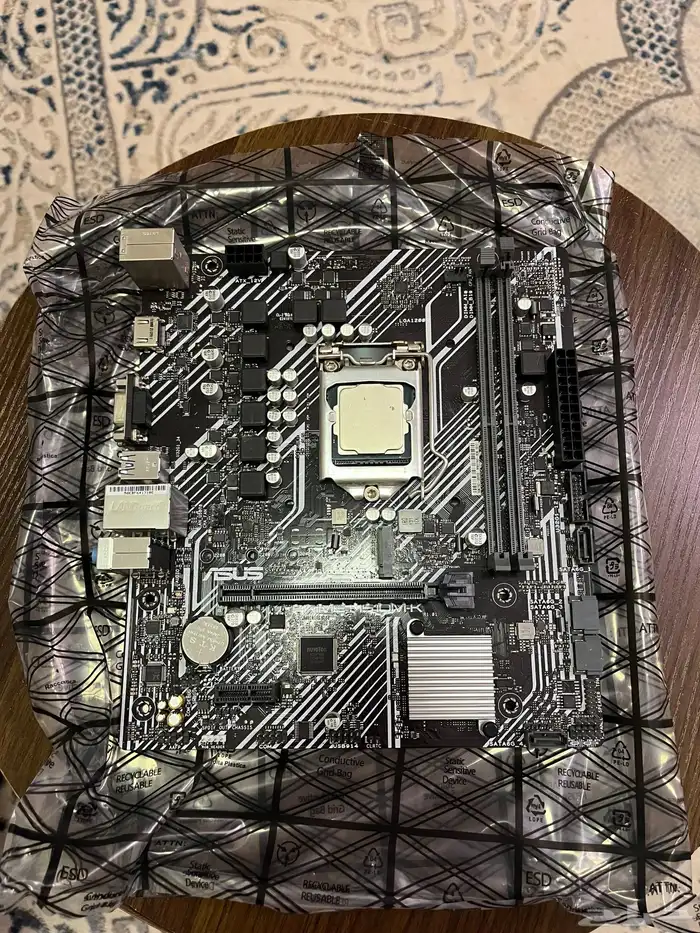 قطع بي سي للبيع 1