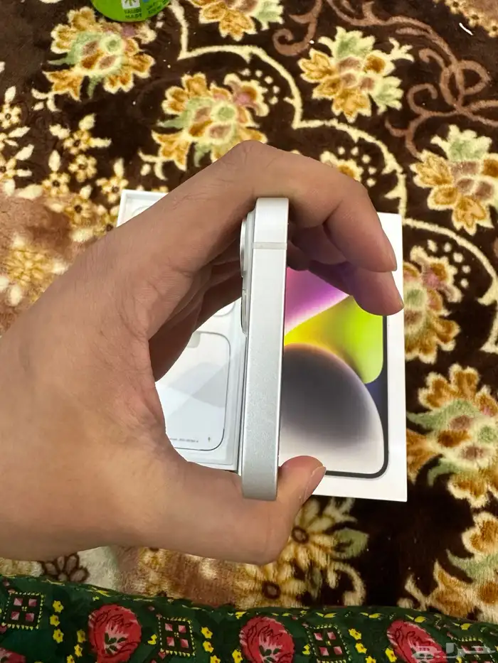 ايفون 14 العادي 7