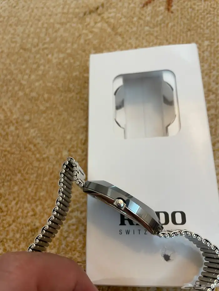 للبيع ساعه رادو دايستار لون فضي مستخدمه 22