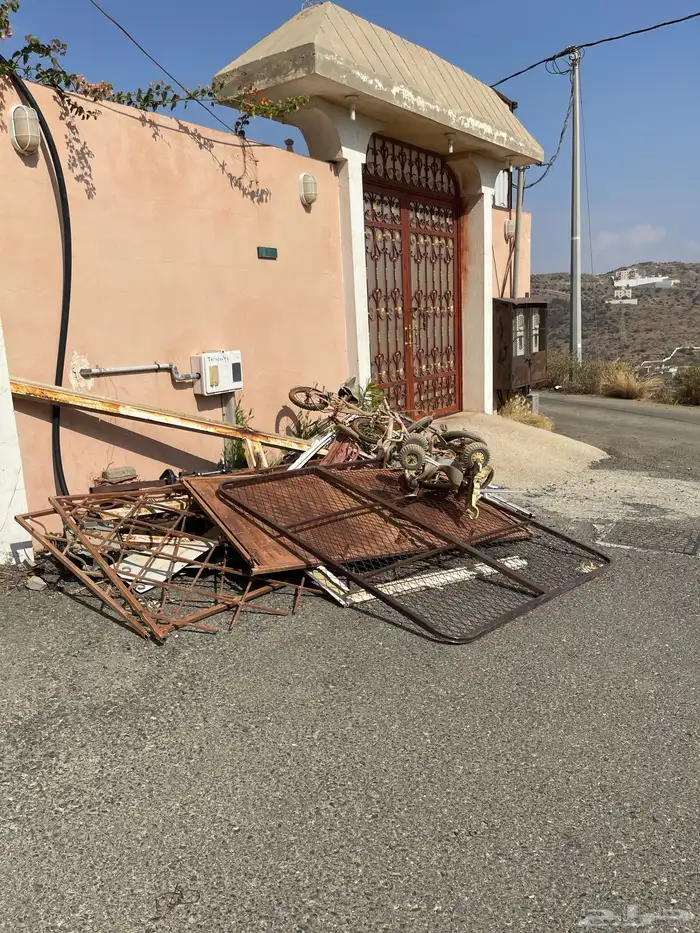 خزانات حديد وحديد للبيع 0