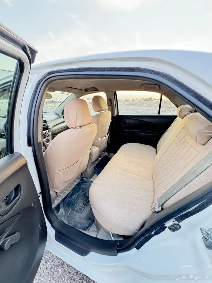 يارس 2011 قير عادي للبيع 7