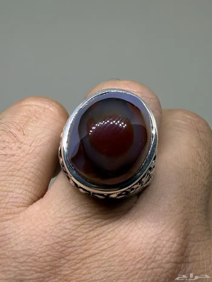 خاتم فضة بصياغة فاخرة بحجر عقيق يماني مميز 2