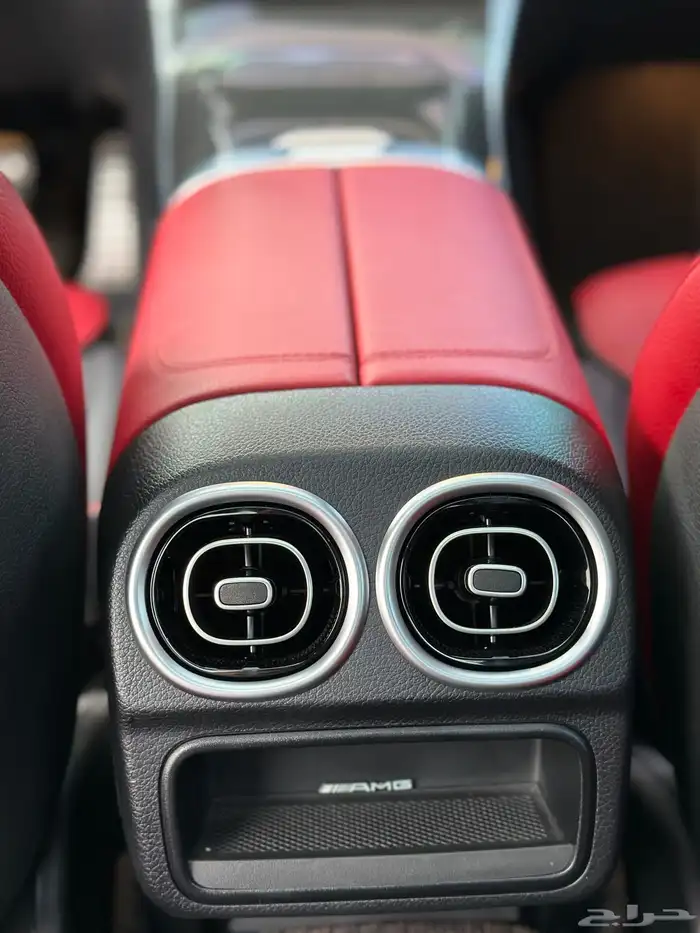 مرسيدس C300 2022 32