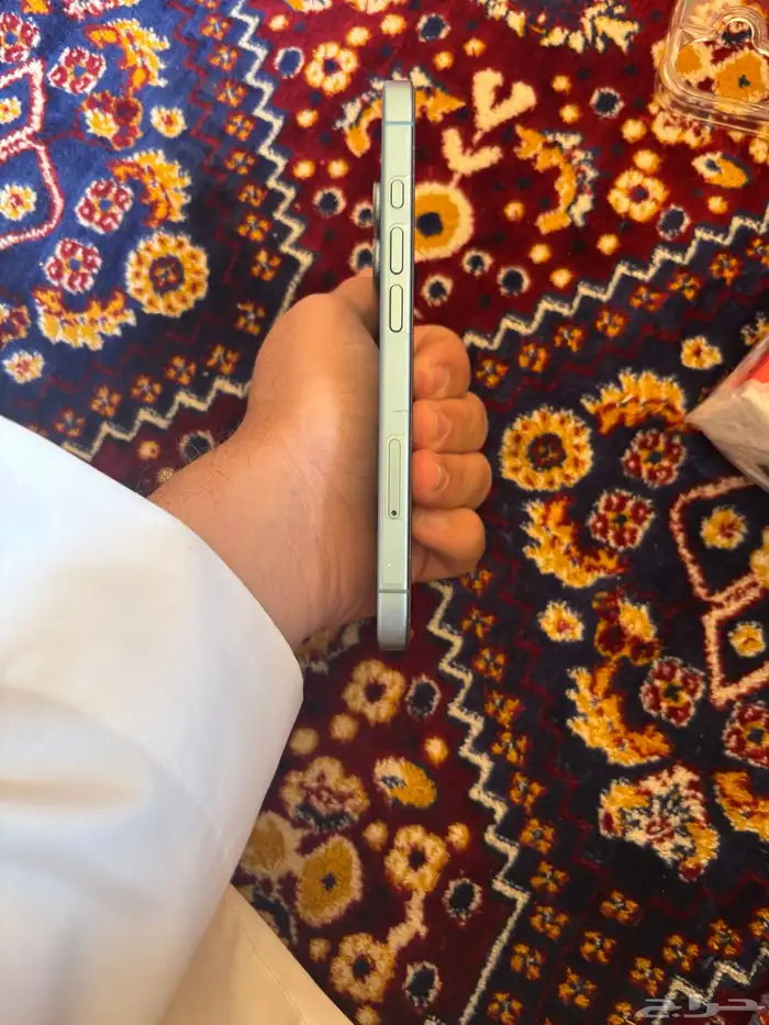 ايفون 16 العادي نظيف 4