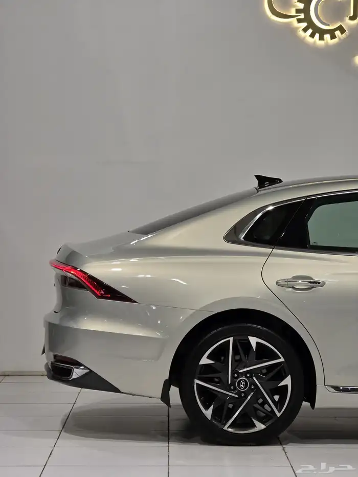 هونداي ازيرا ميد موديل 2023 بحاله ممتازه 7