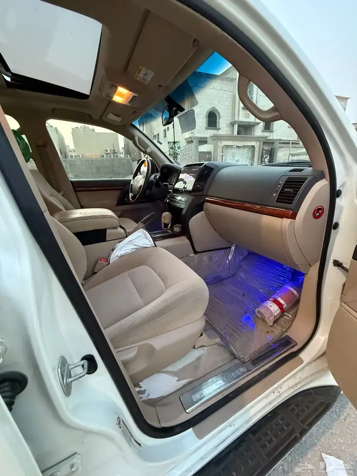 لاندكروزر الممشئ قليل 12