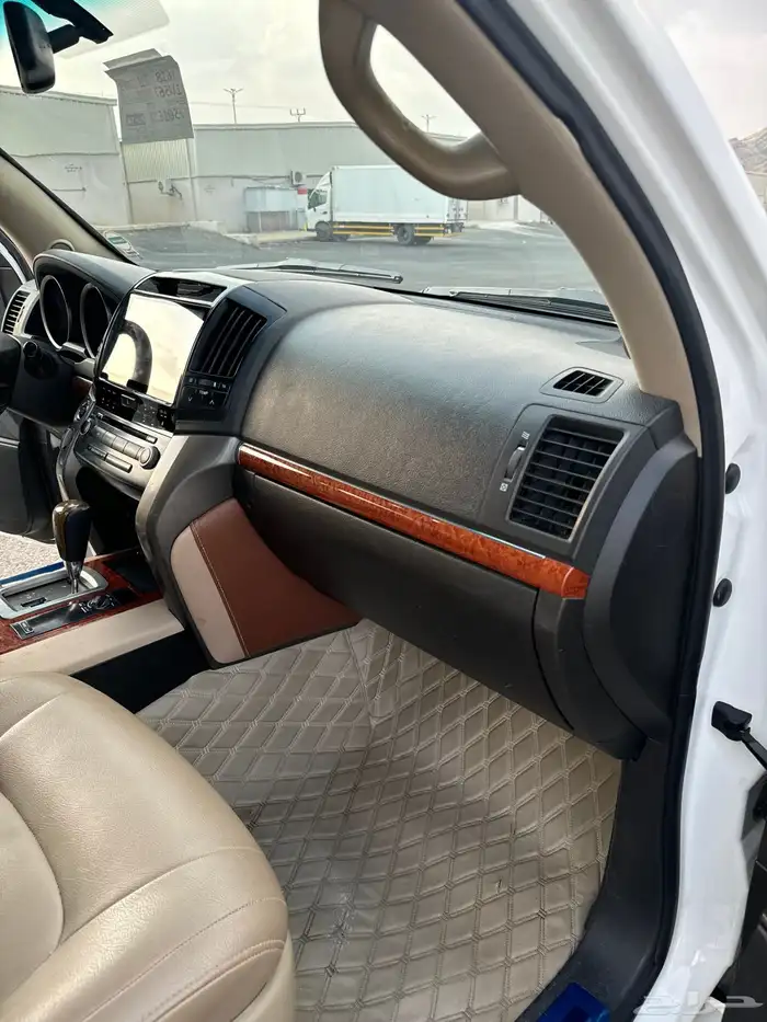 فيكسار 2009 فل كامل نظيف جدا 27