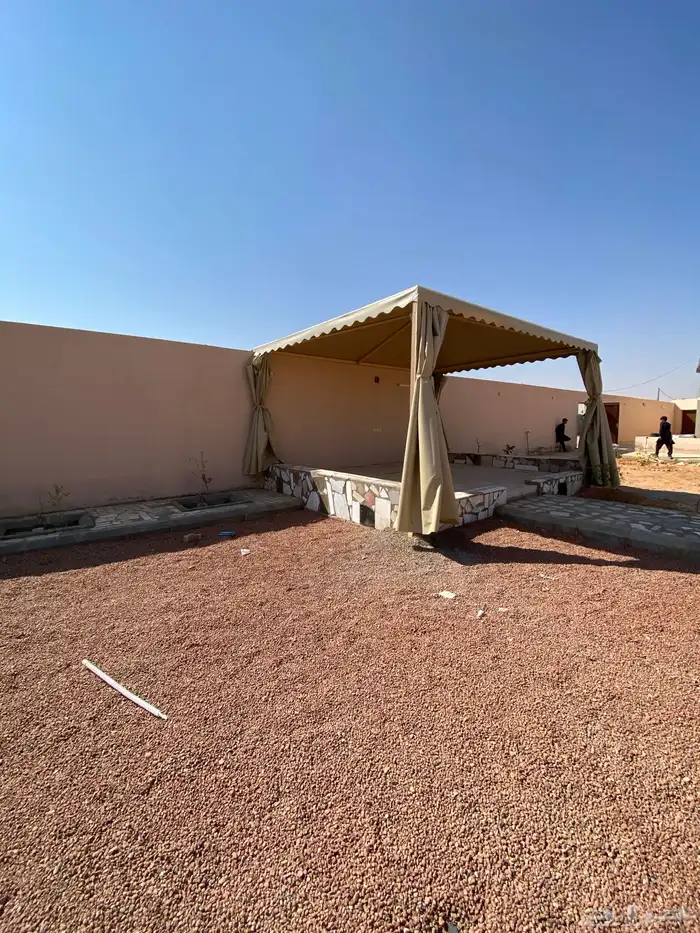 مظلة جلسة مع ستائر متحركة 2