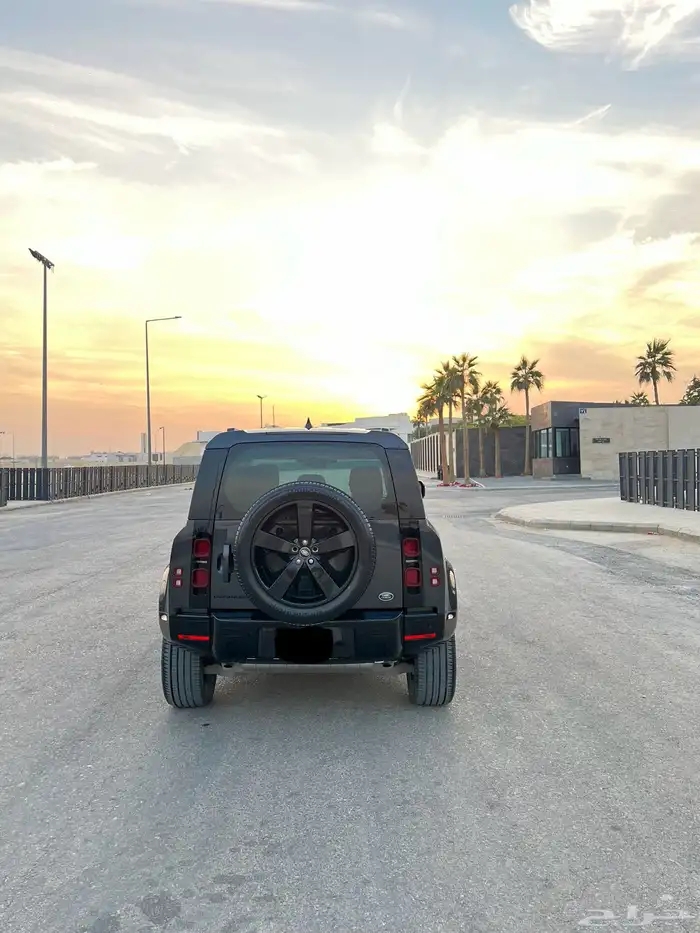 ديفندر 2023 SE P300 8