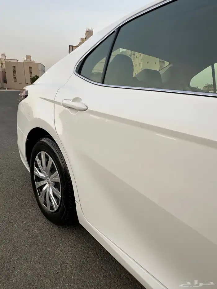 كامري LE 2024 سعودي ( بحالة الوكالة ) خالي من الرش 24
