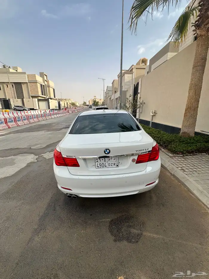 BMW 730 li 2010 نظيف 10