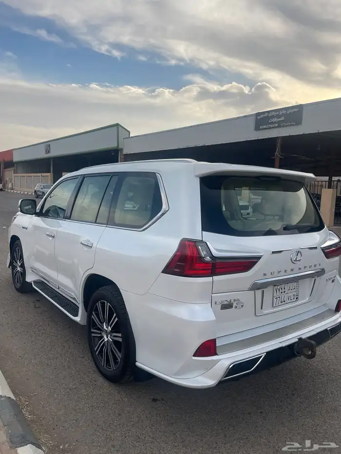 لكزس 2020 فل كامل 5