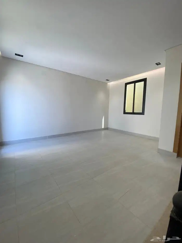 فلل للبيع في العريجاء الغربي شارع ابن حزم 18