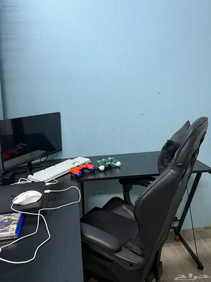 للبيع مكتب مع شاشه مع كيبورد مع كرسي 2 بروتين 1