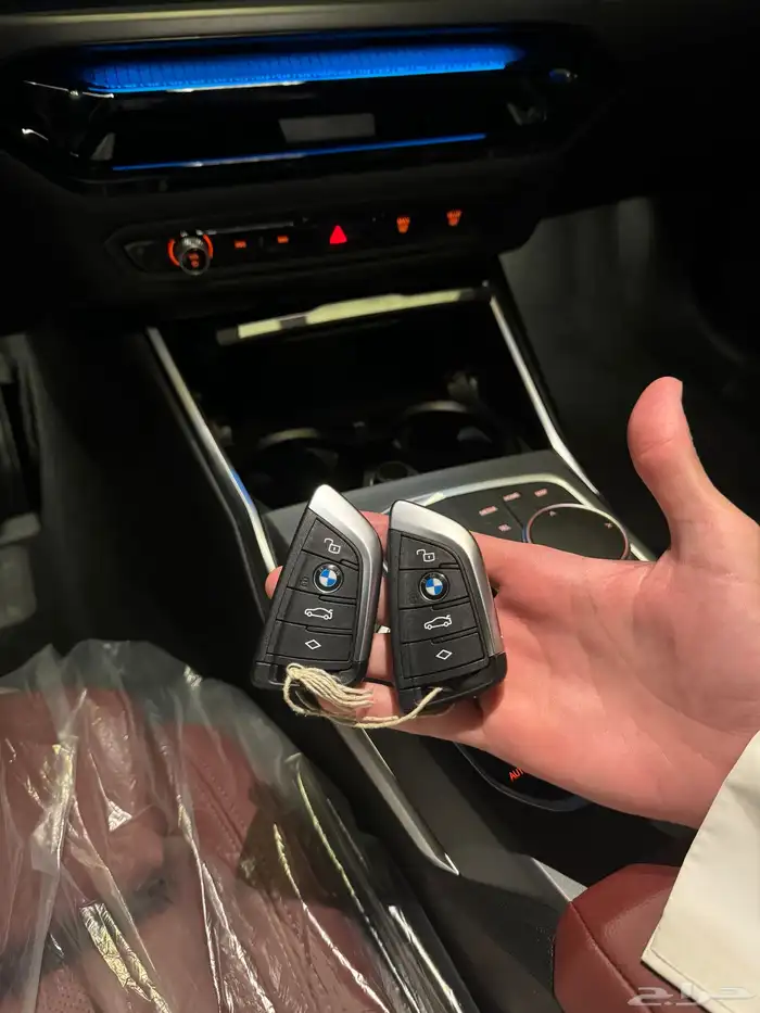 بي ام دبليو 318i جديد اسود 18