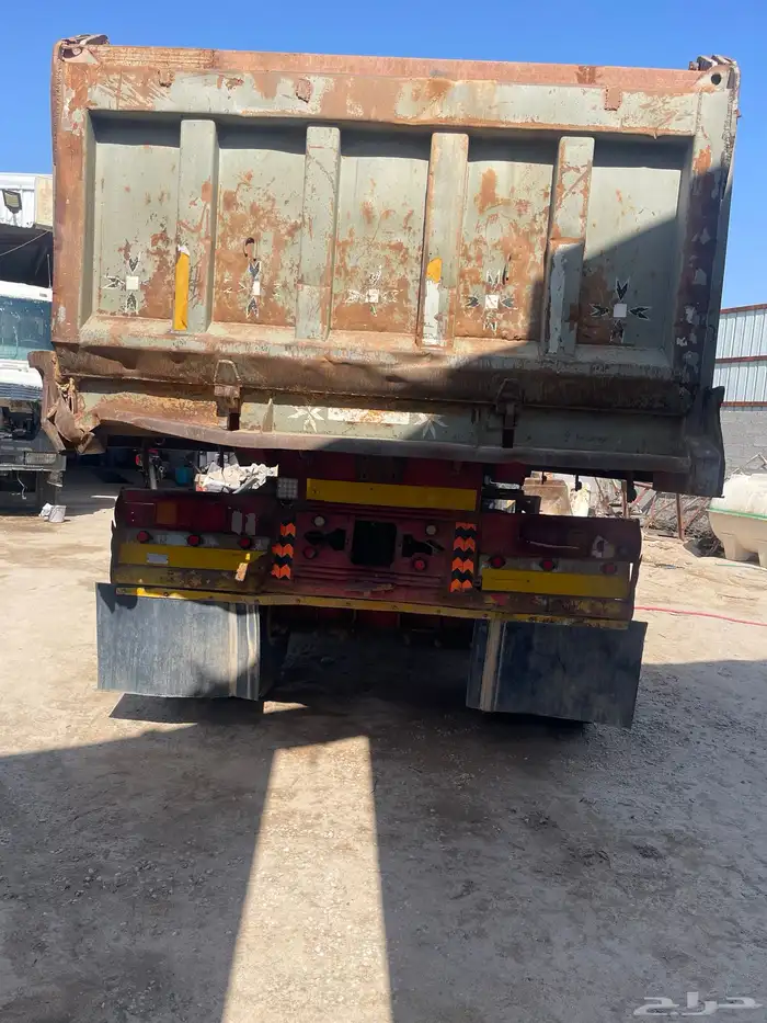 للبيع معدات صندوق قلاب 20 متر وتانكي ماء حلو 6