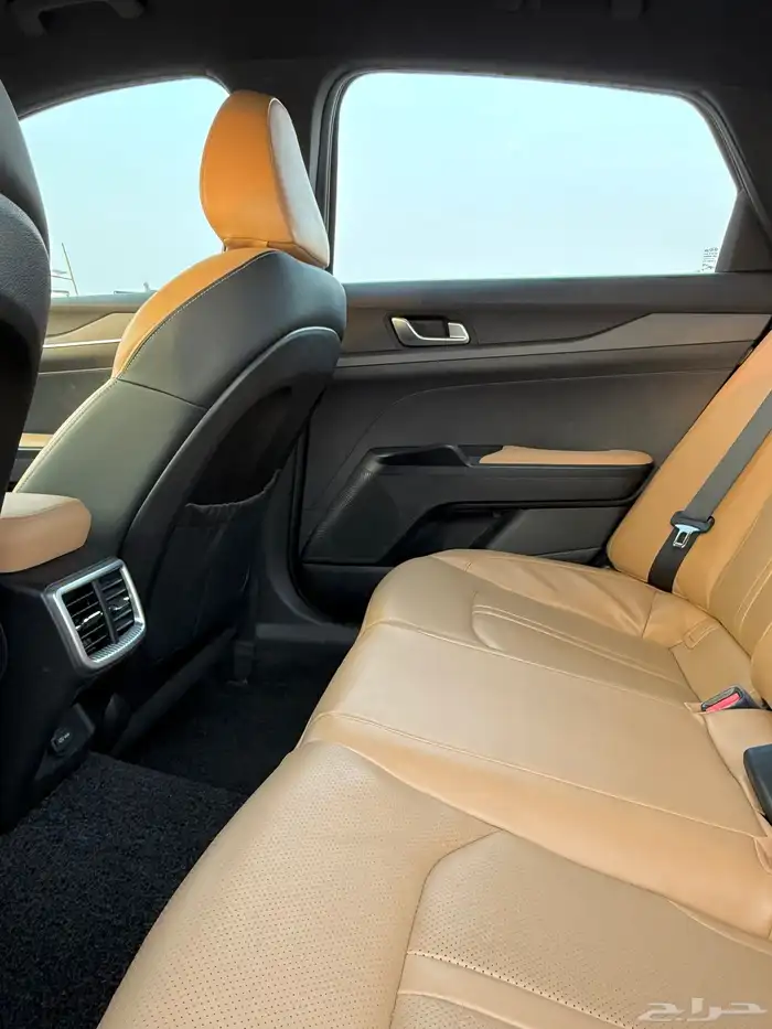 كيا K5 فل كامل بدون بنورما 2020 داخل جملي نضيفه للبيع 10