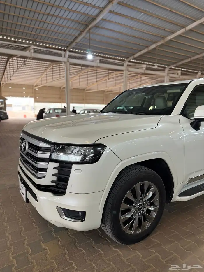 لاندكروزر 2024 15