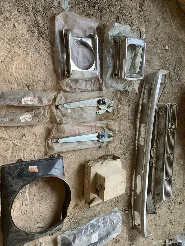 قطع غيار تايوتا هايلكس 83-82-81-80-79 0