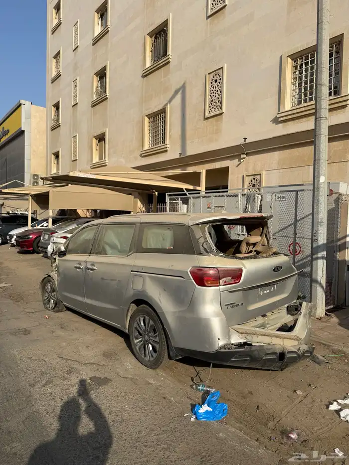 للبيع كيا كارنفال مصدومه 0
