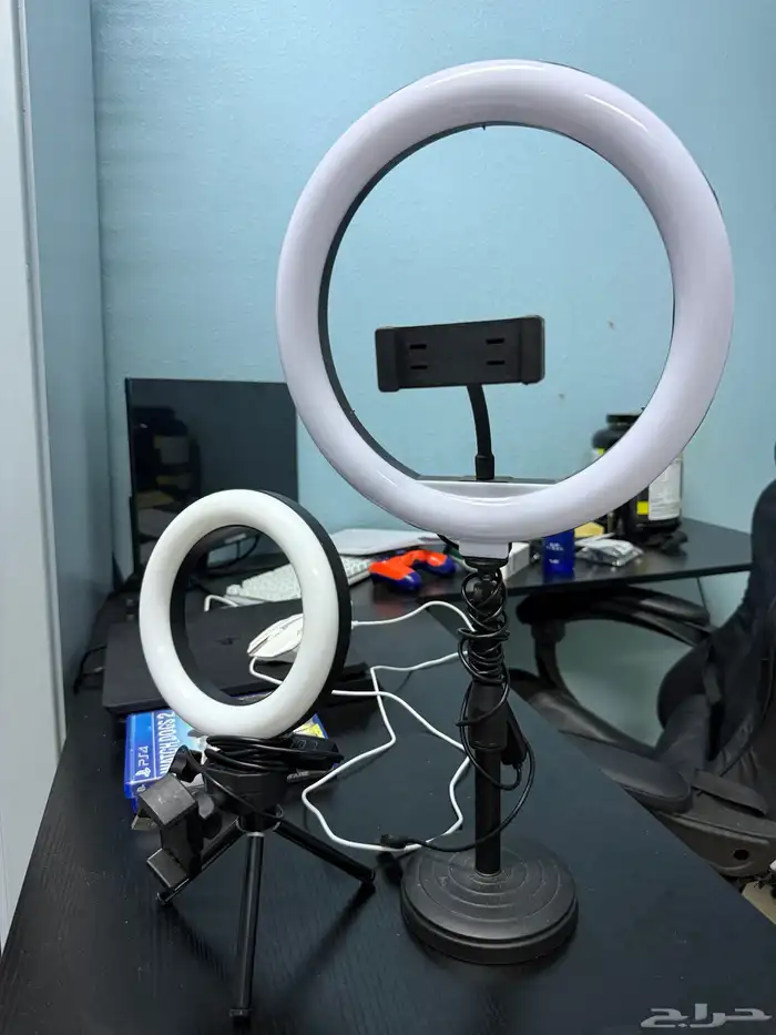 للبيع مكتب مع شاشه مع كيبورد مع كرسي 2 بروتين 9