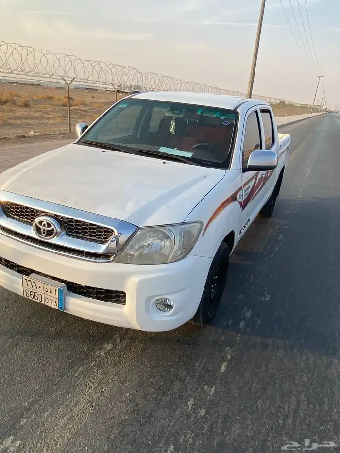 هايلوكس 2010 الموتر نضيف البدي فية رفرف يمين امامي 0