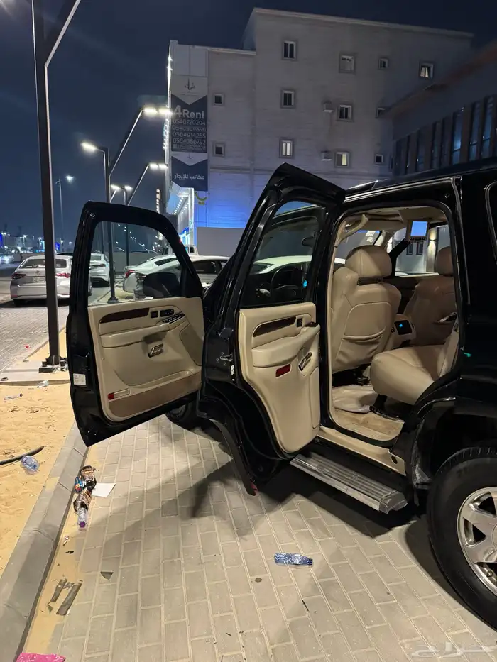 كادلاك اسكاليد 2006 نظيف للبيع 26