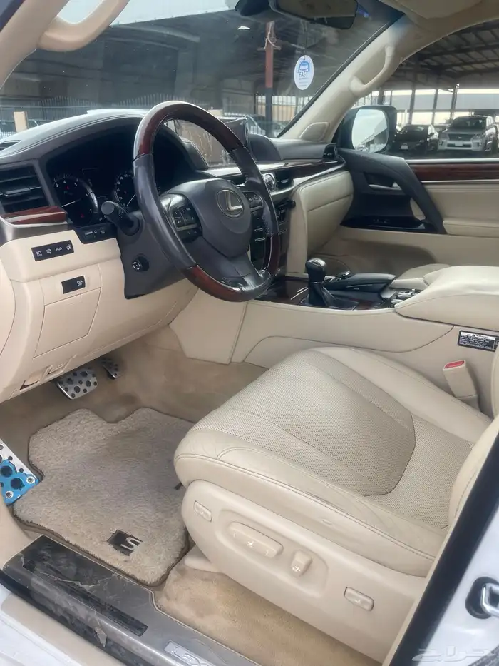 لكزس 2020 فل كامل 8