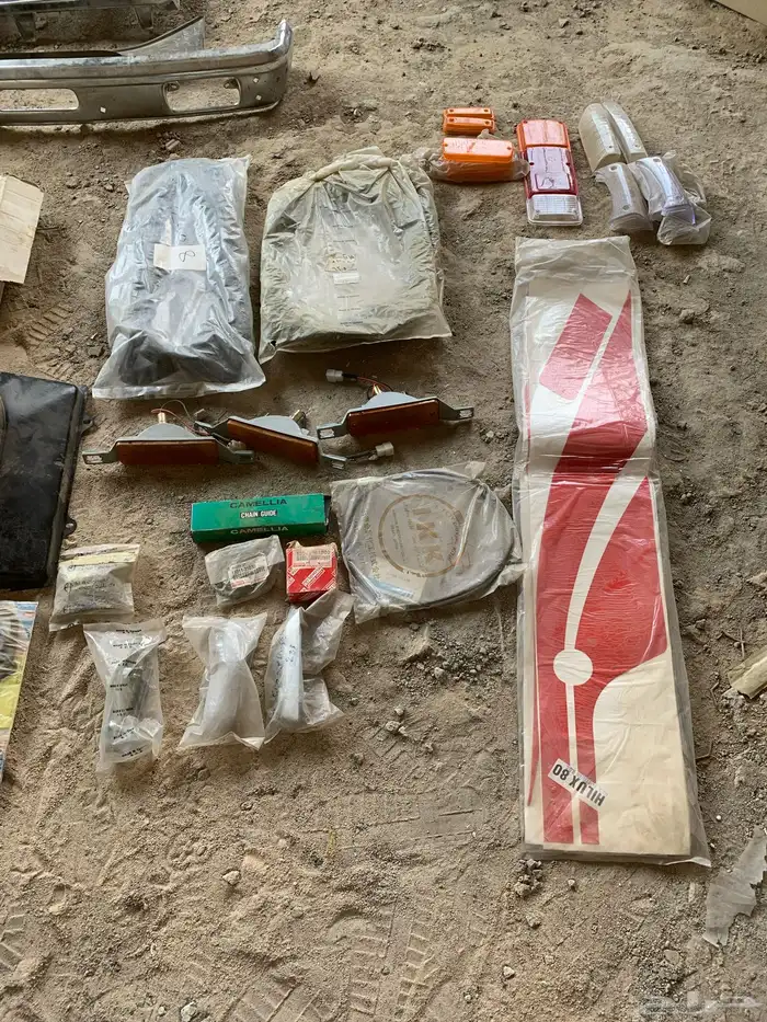 قطع غيار تايوتا هايلكس 83-82-81-80-79 4