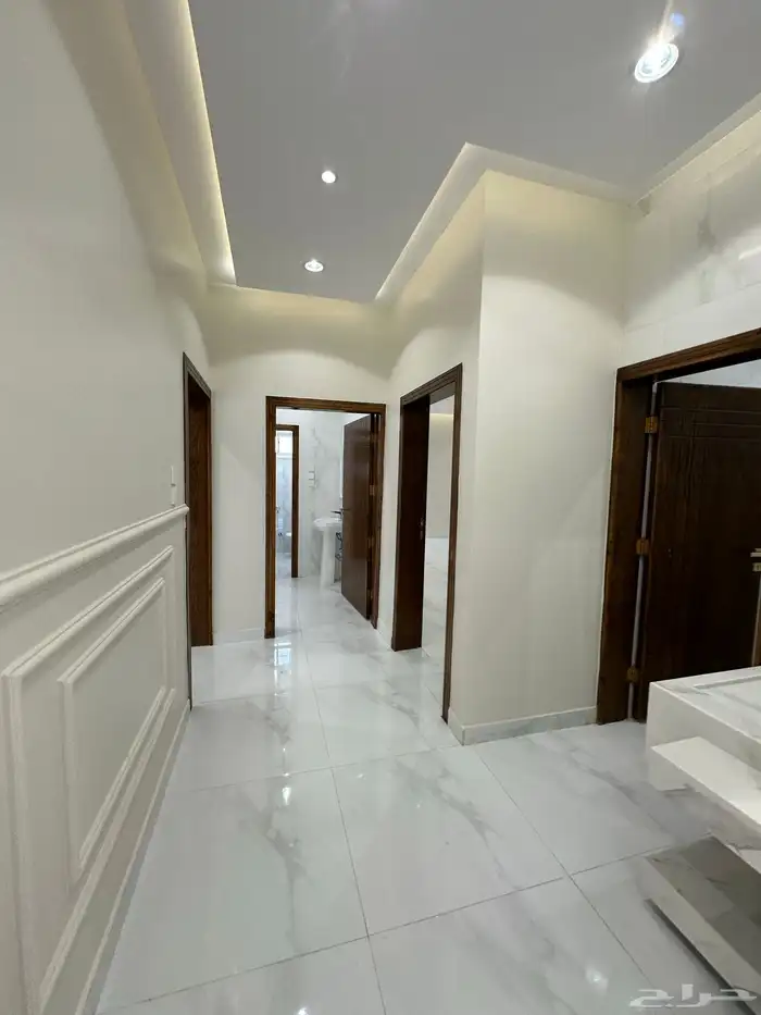 للبيع دور ارضي بمدخل خاص وحوش وسيع المحالة ابها 7