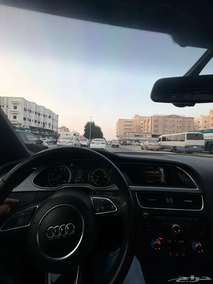 سيارة اودي A4 ممشي 190 الف قابل للزيادة للبيع مكينة قير شرط 4