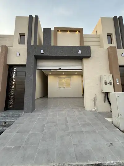 للبيع دور أرضي بحوش كبير شارع 25م قرب حديقة الزهور بالمحالة index