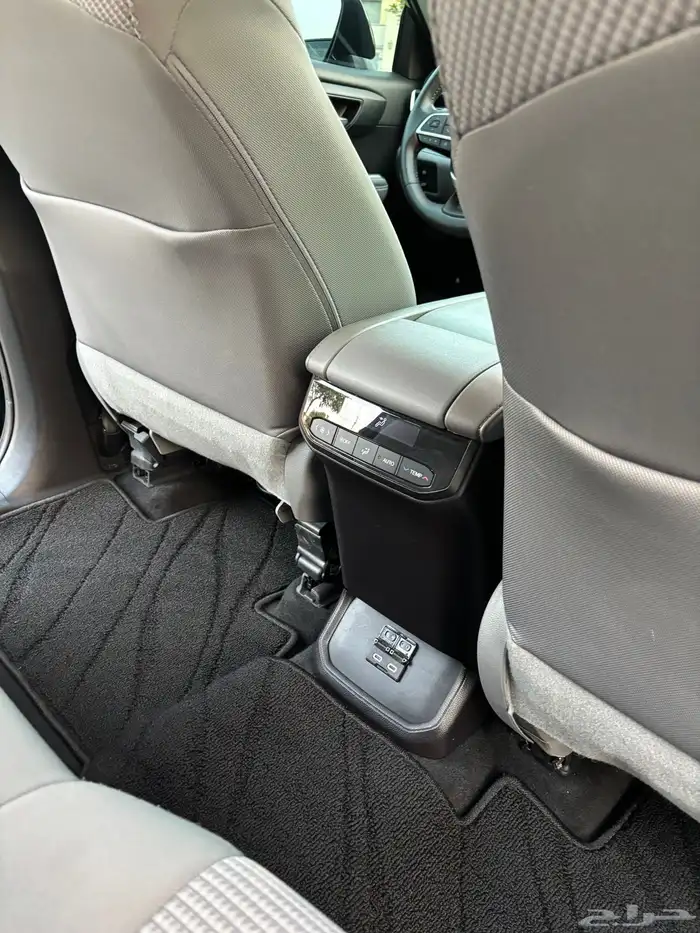 للبيع تويوتا هايلاندر اخو الجديد وكاله وممشى قليل موديل2023 7